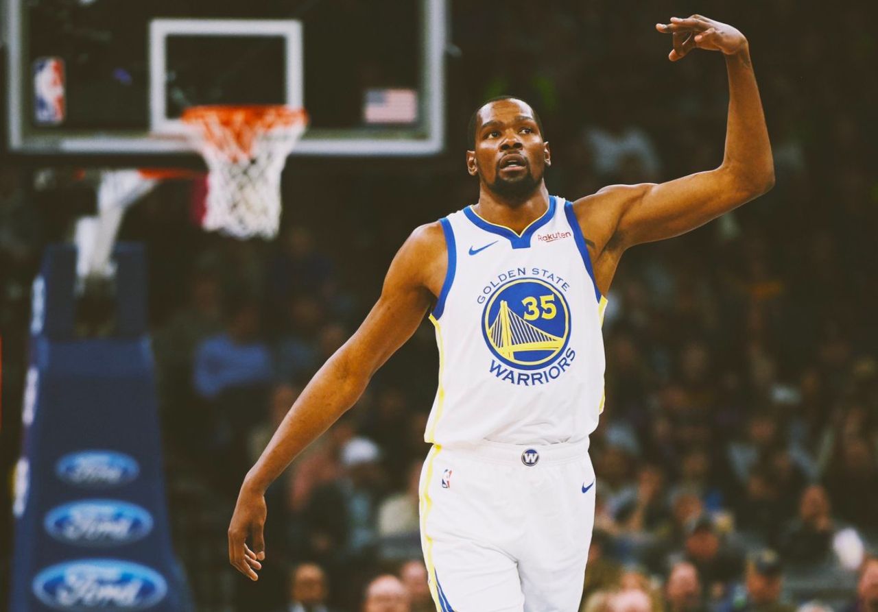 爱游戏-关于深圳男篮训练开放日，今晨强势反弹引欢呼，欧篮联在即，细节决定成败的信息